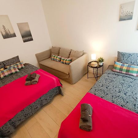 Private Rooms By Plaza Universidad Барселона Экстерьер фото